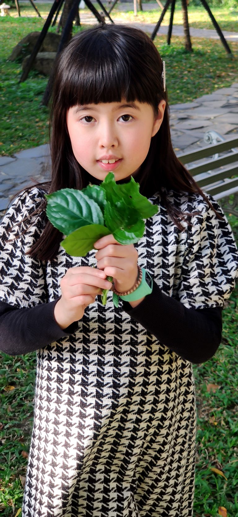 楊喬涵10歲亮眼正妹推出微寫真MV 秀才藝具大將之風