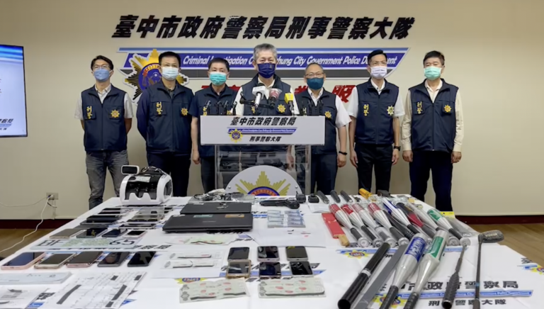 台中警察掃蕩犯罪當先， 民眾喜迎媽祖保平安