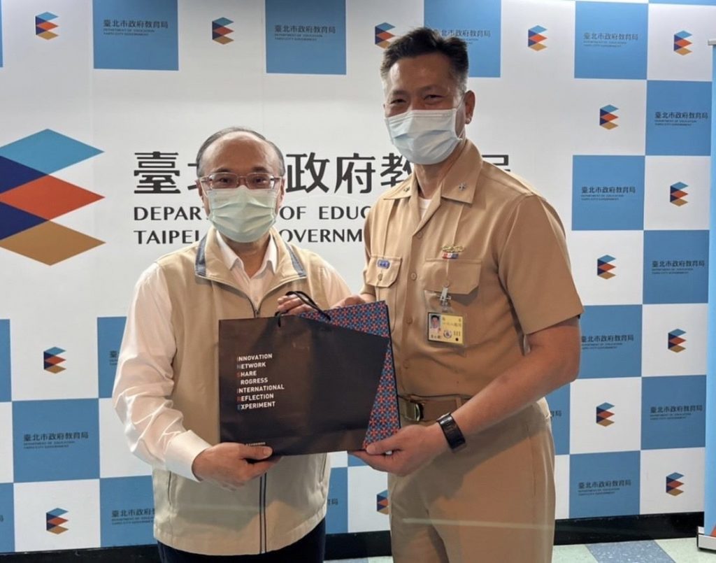 後疫情時代畫展:張禮權老師【 按.提.斡WAR-M系列】畫展 - 報新聞 Mega News