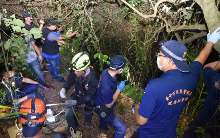 ▲潭子滷味攤老闆命案槍手逃入太平山區，警方連日動員搜山 (圖/台中市警察局 提供)