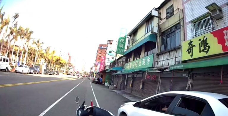 ▲員警盤查違停車輛，吳姓駕駛因吸食毒品而心虛，猛然撞警用機車逃逸 (圖/台中市警察局 提供)