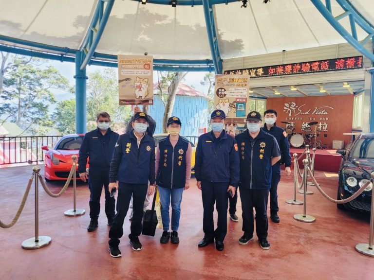228連假最後一天 頭份警方在南庄老街宣導反詐騙