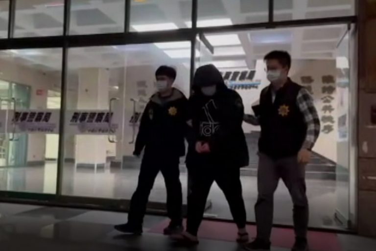 詐騙集團以臉書社團PO文應徵工作引誘求職者，遭詐騙成員控制成為豬仔