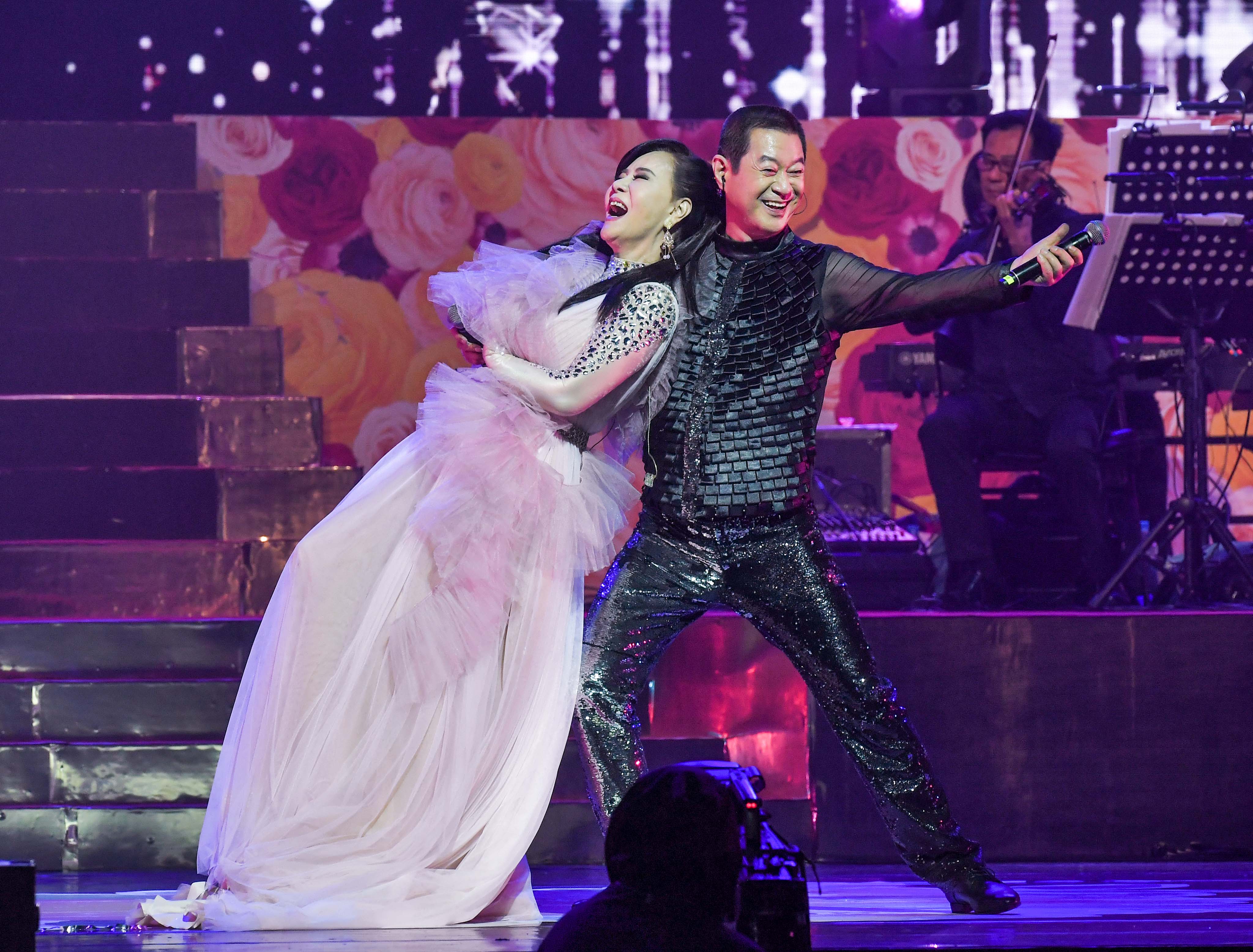 龍千玉飛龍在天氣勢壓陣《黃金歲月演唱會》再現秀場風華！ - 報新聞Mega News