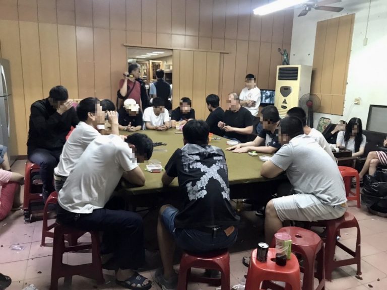 以雕刻佛像店面掩飾，實際晚上經營職業賭場