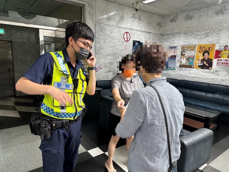 電話詐騙假借親人名義詐財， 警方及時阻止保婦人46萬