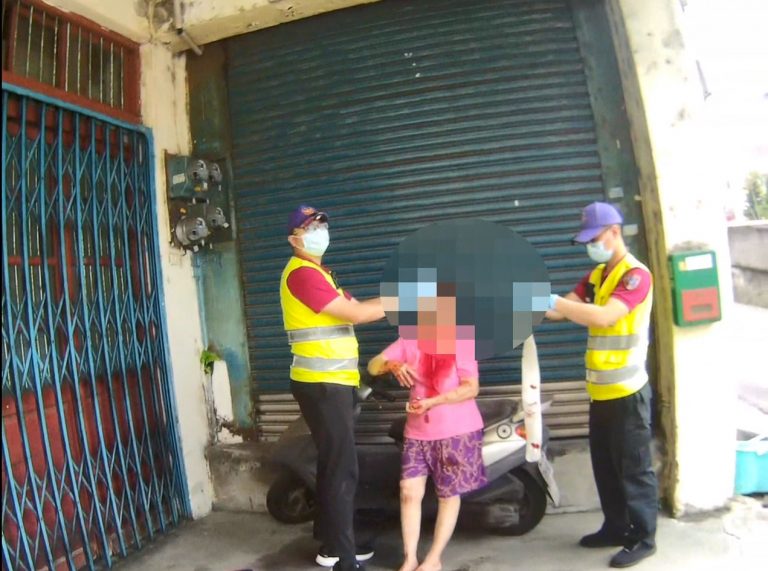 警員陳彥翔無私奉獻，協助受傷老婦並照顧中風老伴
