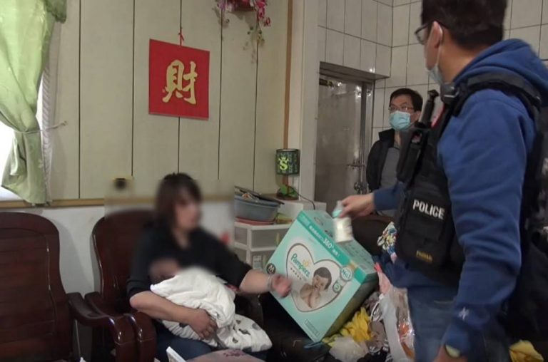 「鐵漢有柔情」鋼腿破門 溫情泡奶照護初生嬰