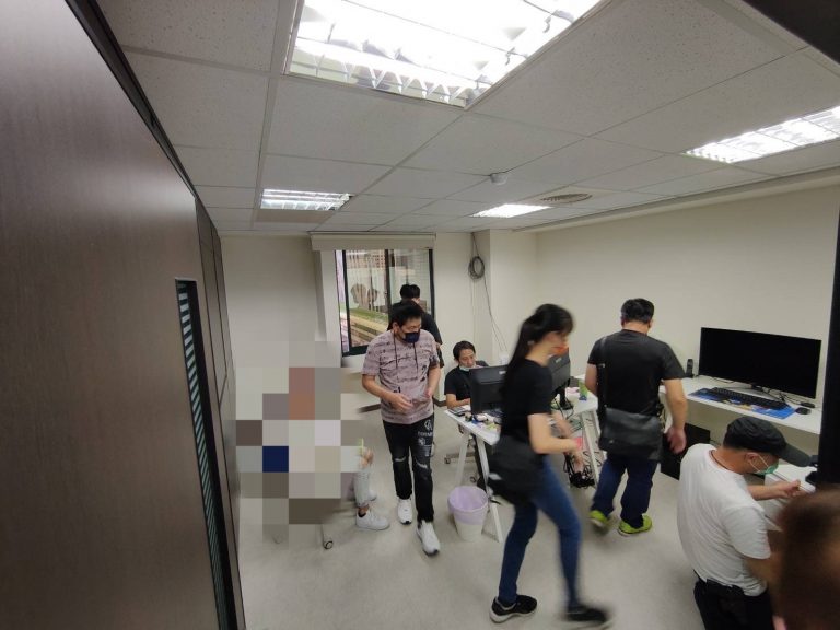 在警局旁架洗錢水房，警速攻破獲