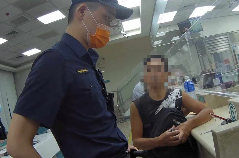 男子遭詐團洗腦狂對員警撒謊，警員戳破謊言阻詐30萬