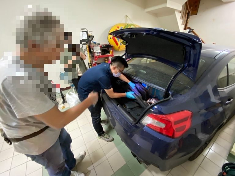 民眾藏改造槍支在後車廂，仍被警方搜出
