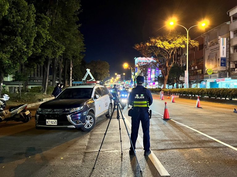 台中深夜噪音擾民， 大雅警分局即刻行動揪出爆音車
