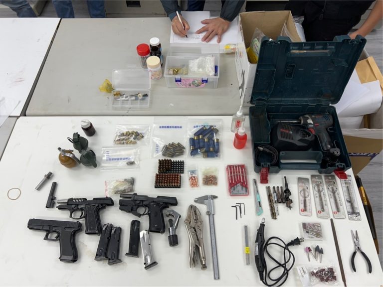 犯嫌擁槍自重 竹南警查獲槍彈