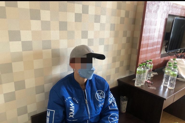 假冒英國醫生持偽造綠卡入住飯店 台中警查獲毒品