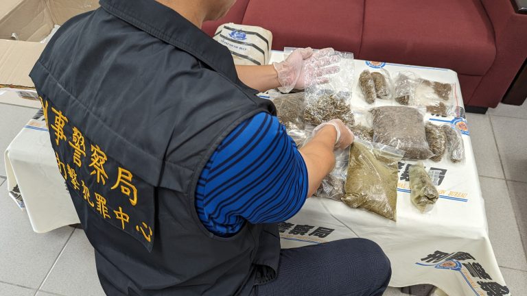 刑事局中打偵破跨境運輸大麻毒品案，代收包裹有毒品
