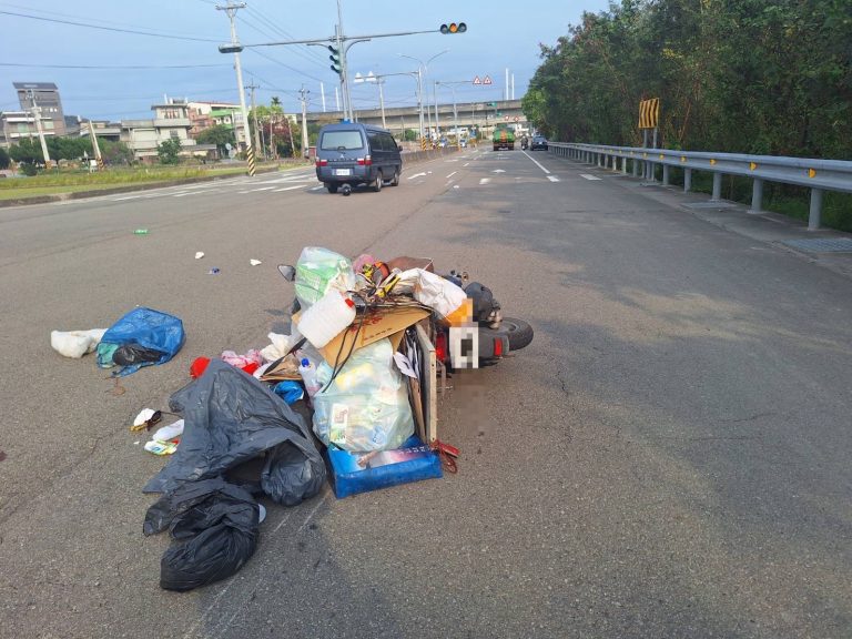 頭份市隆恩路與中正一路82巷路口有交通事故