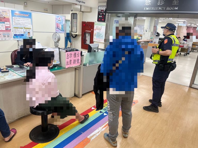 民眾在菜園遭蛇咬，苗警巡邏車開道急送醫