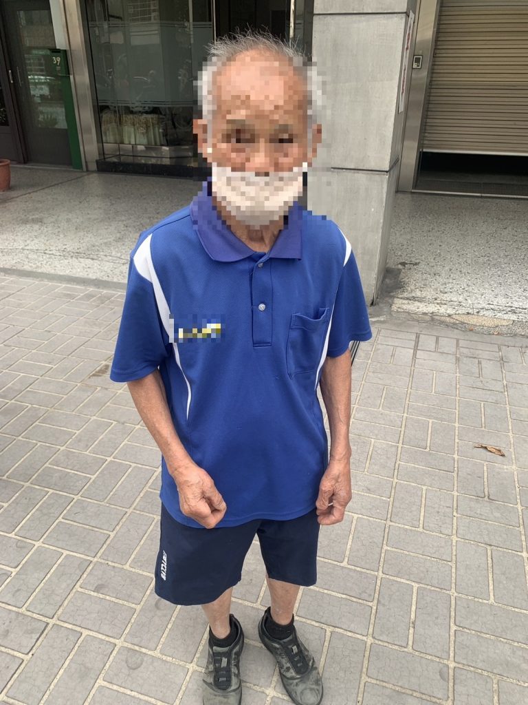 八旬老翁迷途西區警局 15分鐘內得以安全返家