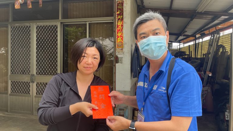 台中東勢警員勇敢制止逃逸車輛，受傷遭拖行