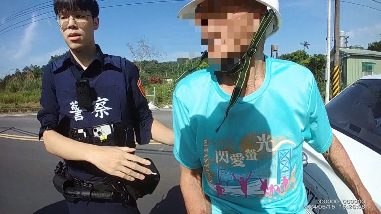新埔警即刻救援 阻80老父跳河輕生