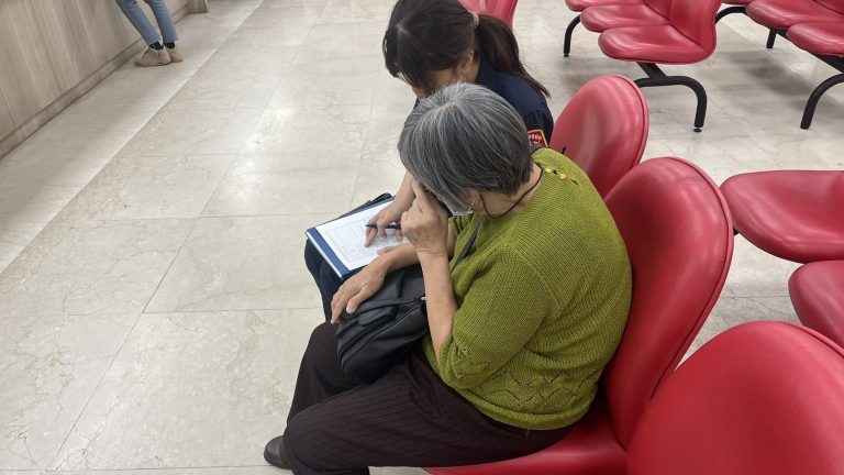 婦遇車禍急匯50萬私了，臺中警苦勸「再等等」