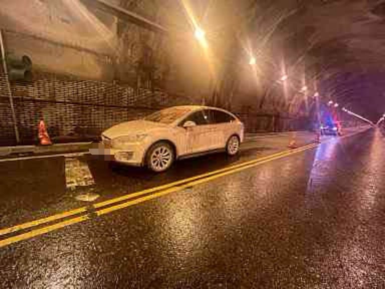 蘇花公路坍方落石影響交通，警方積極救援確保民眾安全