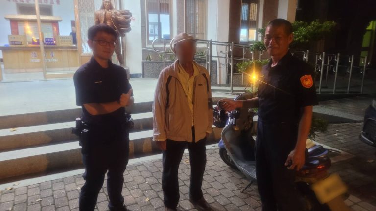 82歲老翁騎車250公里索債 警方暖心協助安置
