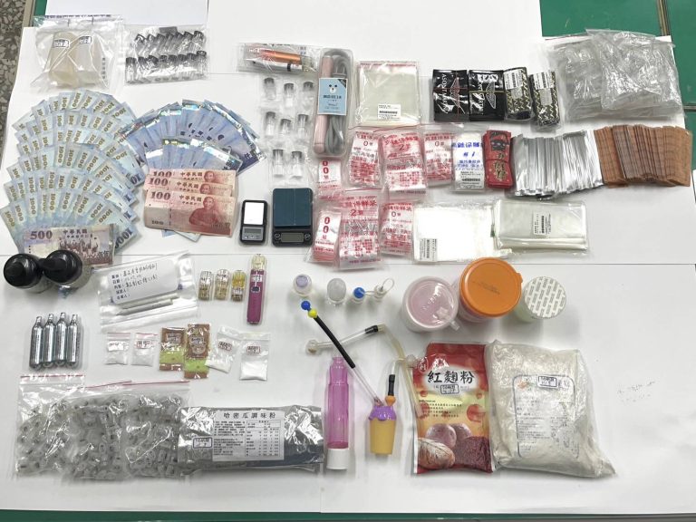 青春專案期間查獲毒品轟趴 驚見依托咪酯電子煙彈