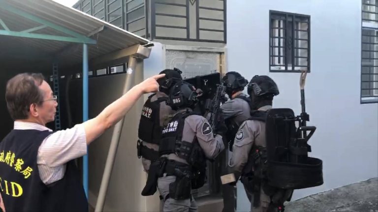 台南警及刑事局專案小組逮捕林士傑槍擊命案涉嫌人