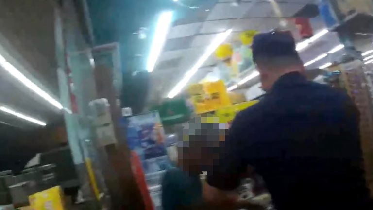 臺東警察迅速制止酒醉鬧事男子 使用防護噴霧成功制服