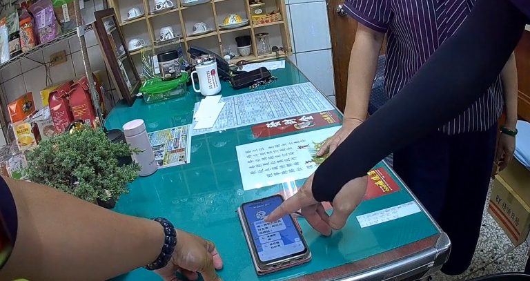 孫子電話急用錢  85歲老婦不會填匯款單詐騙破功  行員與清水警保住生活費