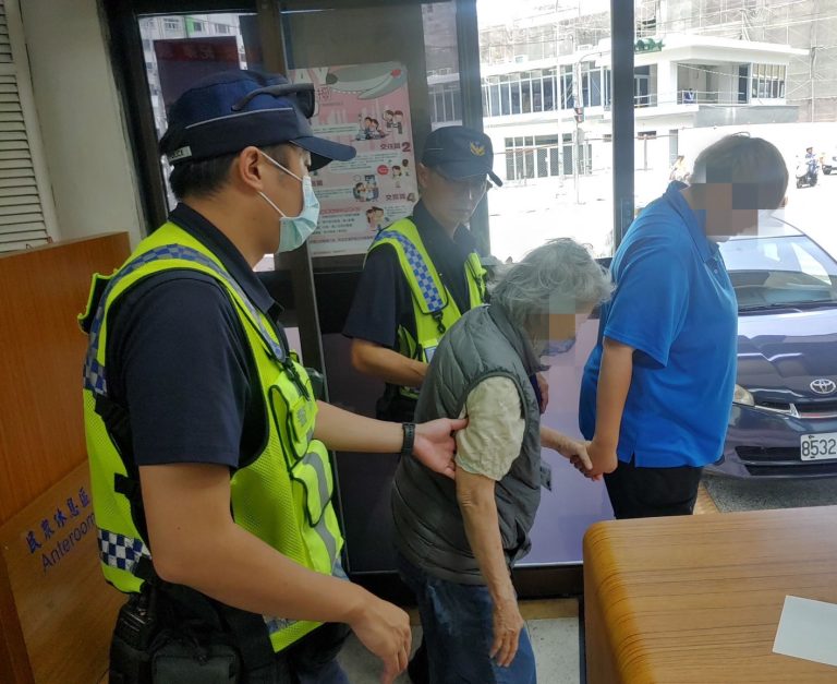 失智婦外出就醫竟擅自離群嚇壞照護員 暖警即刻救援協助返回護理之家