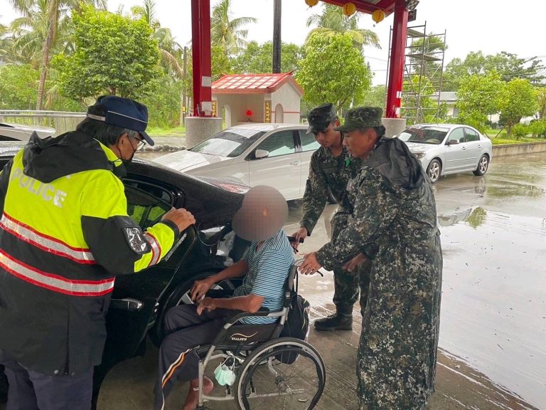 凱米颱風土石流紅色警戒區發布 台東大武警協助大鳥村預防性撤離並安置村民