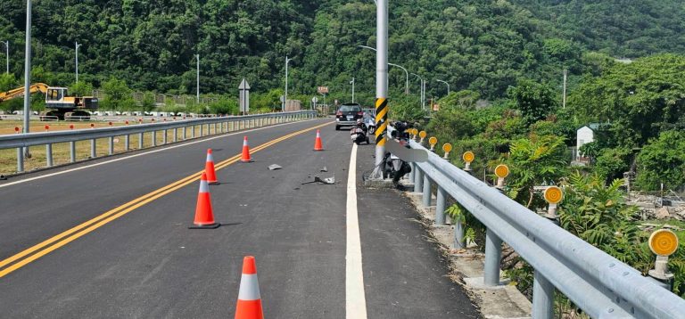 機車騎士自撞後摔落邊坡  頭部重創當場身亡