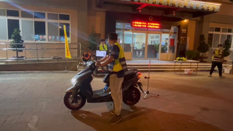 環警監聯合稽查 清水警強力取締改裝噪音車