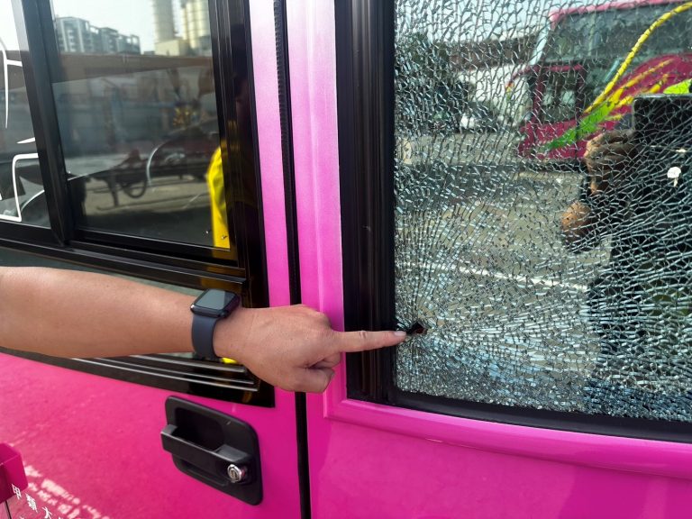 一時興起砸車窗！頭家警接獲報案 翌日犯嫌交通違規 警鷹眼揪出送辦