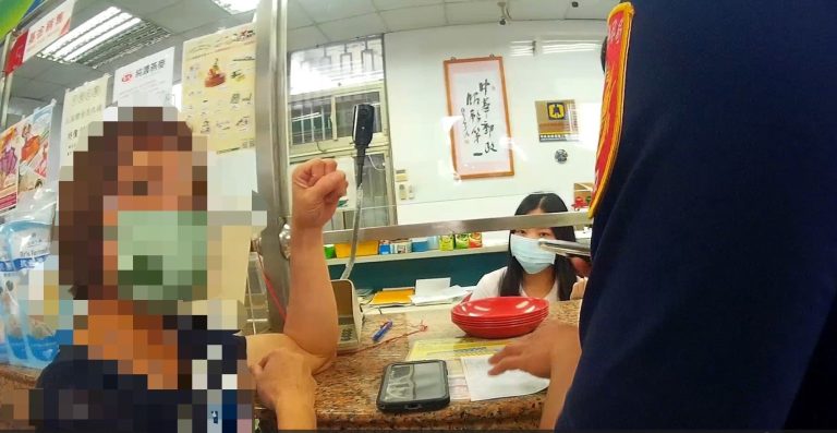 你們都不懂啦！婦人遭詐騙勸不聽   大湖警苦勸4小時才攔下