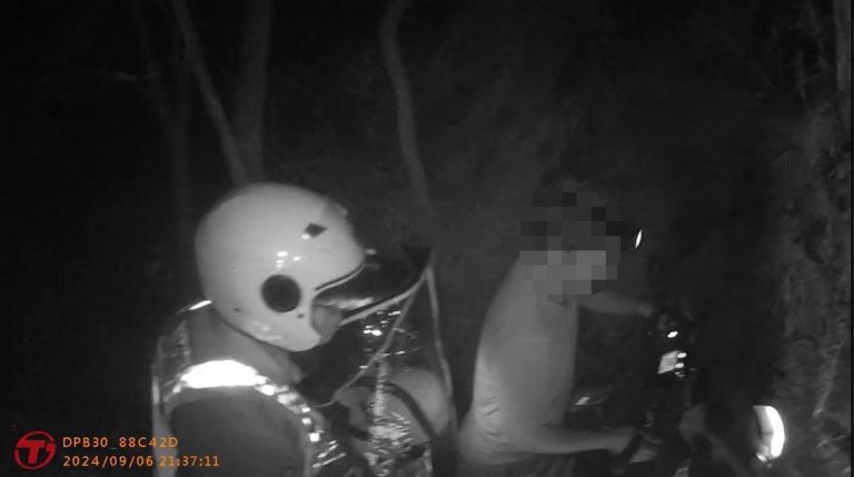 導航大神山中失靈受困　豐原警靠聽聲辨位尋獲正妹騎士