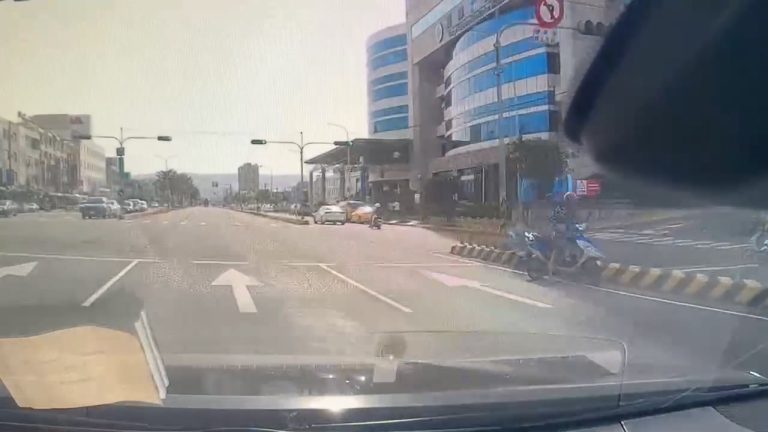 梧棲區怪風  老翁騎車被吹到快車道  警巡經發現及時救援