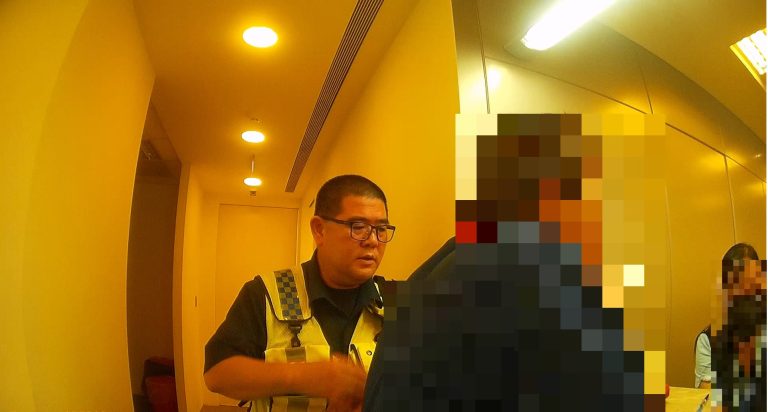 男子欲匯款不滿警方到場勸阻  經查為警示帳戶後態度大轉頻頻致謝