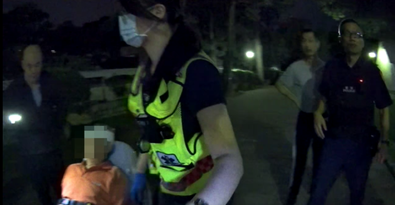 八旬翁晨運心臟不適 頭部撞地血流如注  警民合作救回寶貴一命