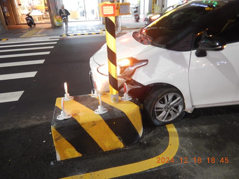 都是【左轉】惹事生禍！車輛頻頻自撞行人庇護島  呼籲駕駛專注行車