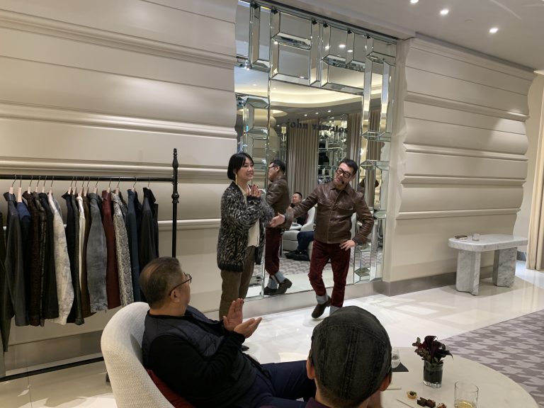 搖滾時尚的經典詮釋：John Varvatos 品牌精神與設計亮點