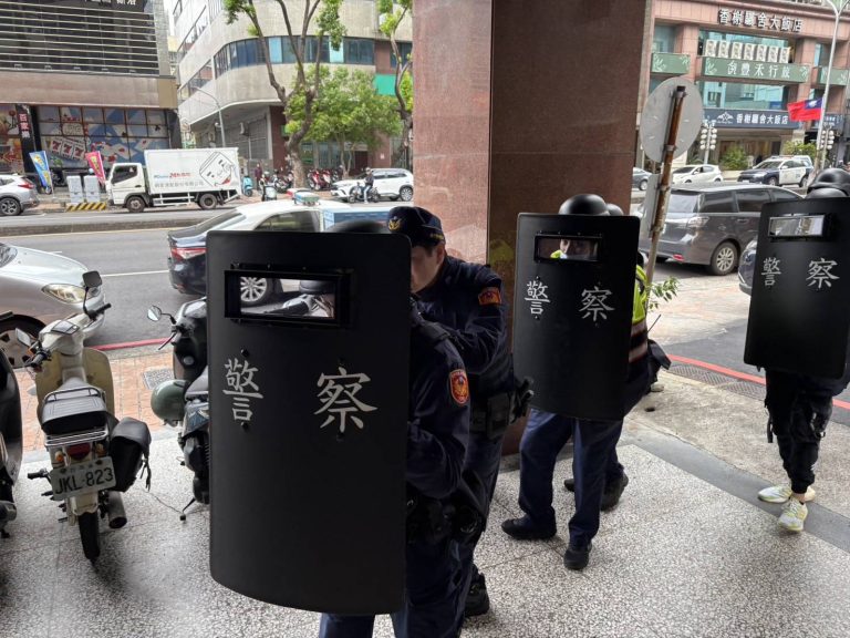 年關將近   台中警加強金融防搶及護鈔宣導
