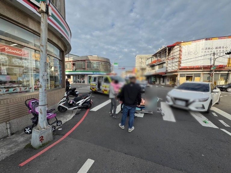 苗栗頭份文化街擦撞意外 嬰兒車遭波及 祖孫受傷送醫無大礙