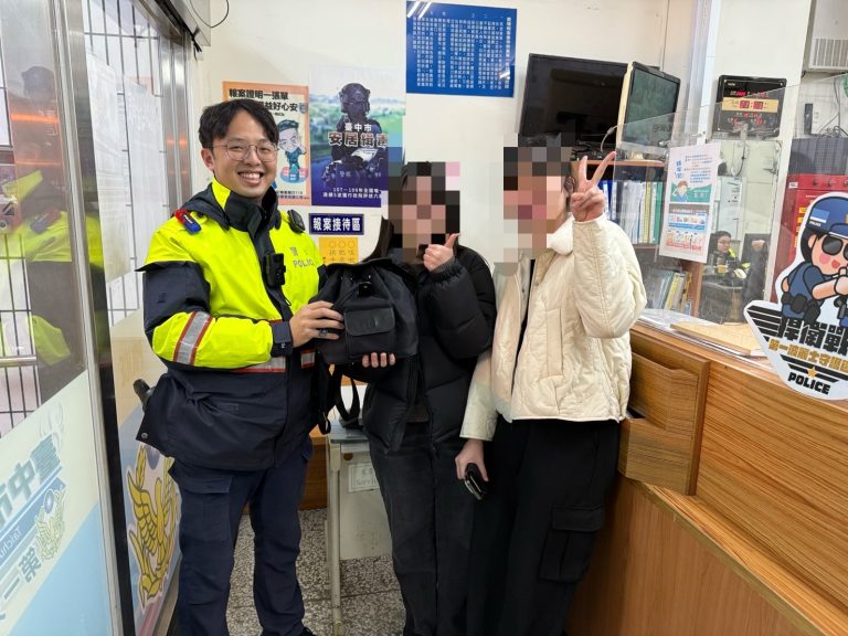 韓籍旅客遺失背包 警方高效率尋回助順利返國