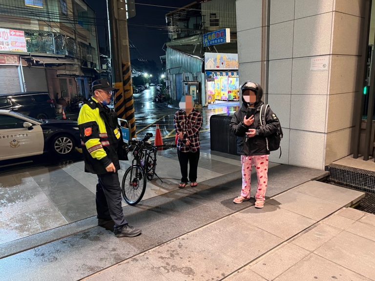 唐寶寶春節外出尋親 霧峰警助其尋獲家屬慶團圓