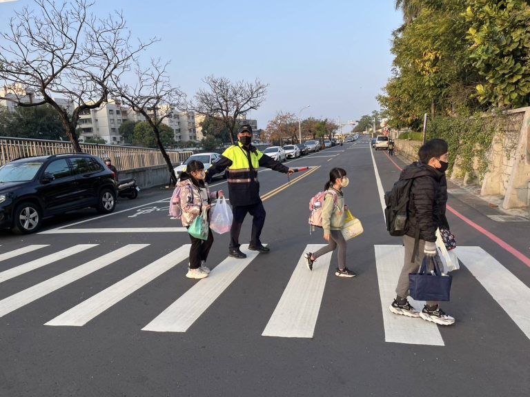 台南警六分局啟動「護童專案」  安心迎開學