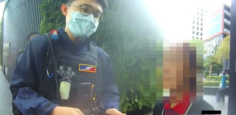 九旬婦迷途走失 台北保大警護送返家
