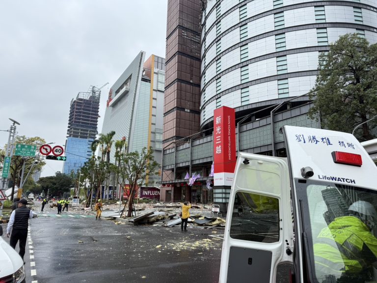 新光三越發生氣爆事件　台中警啟動交通快打警力及交通管制